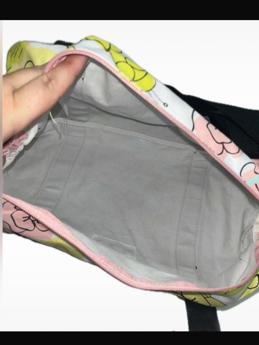 NWOT Benefit san francisco canvas multi print logo zip duffle bag weekender - Picture 7 of 7